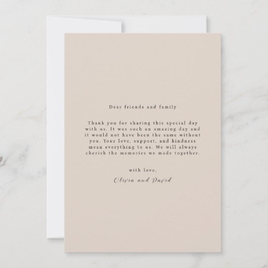 Minimalistische elegante beige eenvoudige script b bedankkaart (Achterkant)