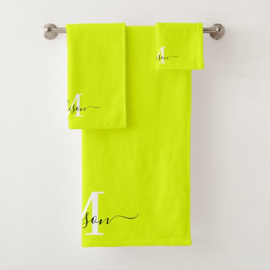 Minimalistische elegante Chartreuse geel monogram Bad Handdoek (Insitu)