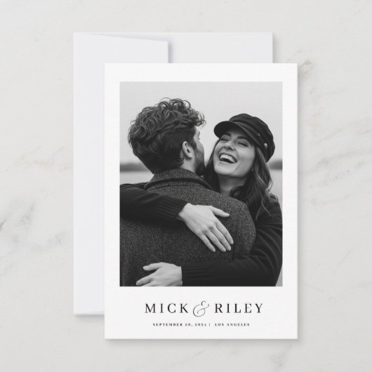 Minimalistische elegante tekst en foto bruiloft save the date (Voorkant)