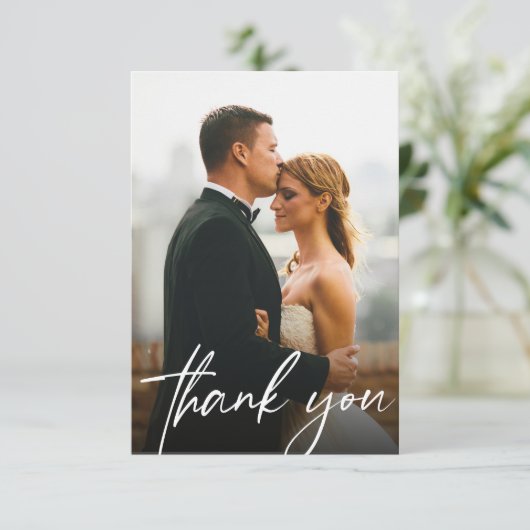 Minimalistische Elegante Typografie Trouwfoto's Bedankkaart (Staand voorkant)