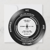 Minimalistische Elegante  Vinyl Record QR Wedding Kaart (Voorkant)