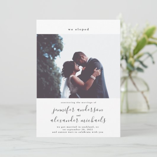 Minimalistische Elopement-foto Save The Date (Staand voorkant)