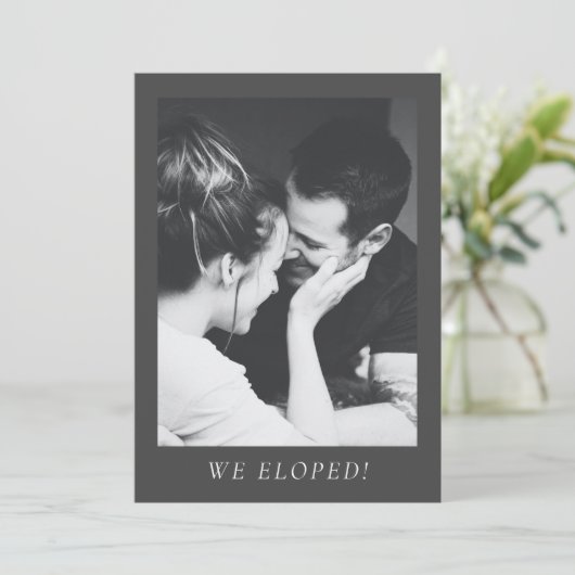 Minimalistische esthetische foto-elopement-partijh kaart (Staand voorkant)
