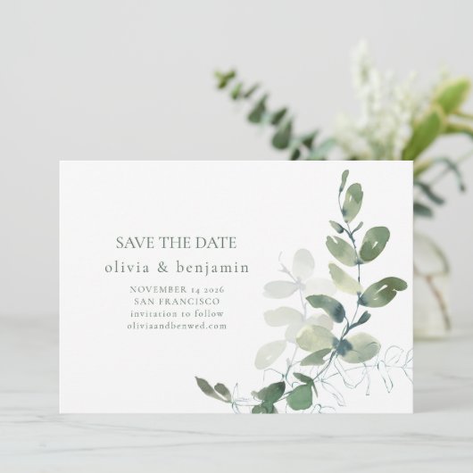 Minimalistische eucalyptus botanische Natuur Save The Date (Staand voorkant)