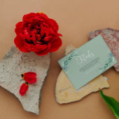 Minimalistische eucalyptustakken op salie groen kaart