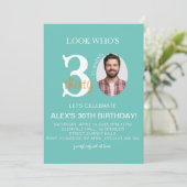 Minimalistische evite Verjaardag 30e, Mannen Digit Kaart (Staand voorkant)