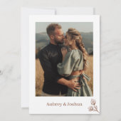 Minimalistische Floral Modern Terracotta bruiloft Kaart (Achterkant)