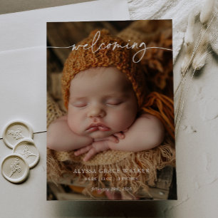 Minimalistische formele verwelkomende baby-aankond