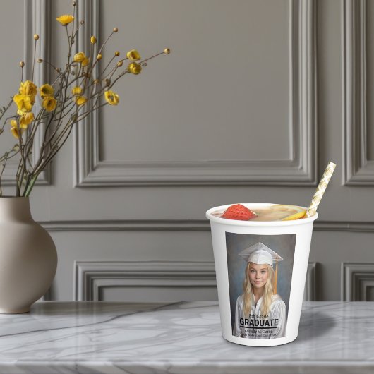 Minimalistische foto 8e klas Afstuderen Papieren Bekers