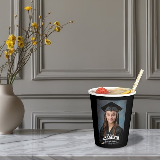 Minimalistische foto 8e klas Afstuderen Papieren Bekers