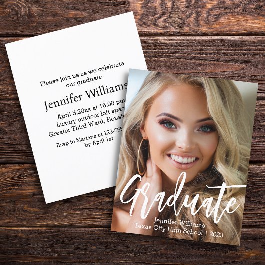 Minimalistische foto afstuderen 2025 feestuitnodig