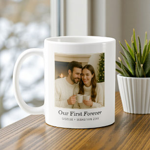 Minimalistische foto gepersonaliseerde tekst aande koffiemok