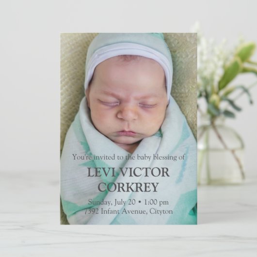 Minimalistische foto + Grijze tekst Baby zegen Kaart (Staand voorkant)