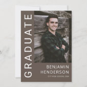 Minimalistische foto jongen afstuderen aankondiging (Voorkant)