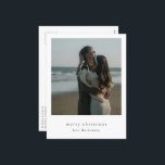 Minimalistische foto moderne kerst feestdagenkaart<br><div class="desc">Modern briefkaart met een eenvoudige en minimalistische lay-out met "vrolijk kerstfeest" onder uw favoriete foto.</div>