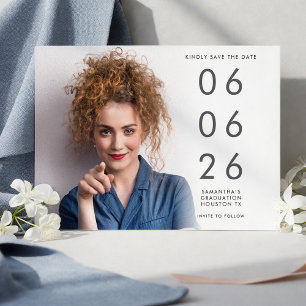 Minimalistische foto-overlay afstudeerfoto save the date