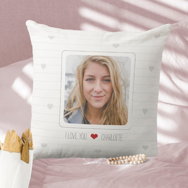 Minimalistische foto Red Heart Love Valentijn's Da Kussen (Minimalist Photo Red Heart Love Valentine´s Day Throw Pillow ©Susanne Sachers - Sunny Mind Design 🌞)