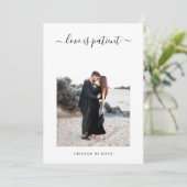 Minimalistische foto uitstellen huwelijksdatum wij aankondiging (Staand voorkant)