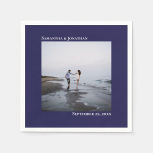 Minimalistische foto van het moderne marineverbind servet