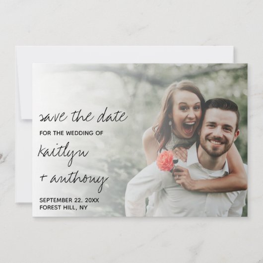 Minimalistische foto van modern zwart-wit script save the date (Voorkant)