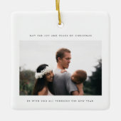 Minimalistische fotograaf en kerstvrede keramisch ornament (Voorkant)