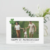 Minimalistische geluksshamrock St. Patrick's Day F Feestdagenkaart (Staand voorkant)