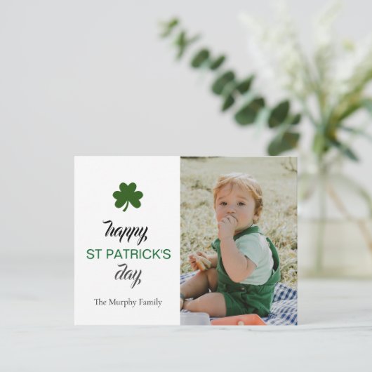 Minimalistische geluksshamrock St. Patrick's Day F Feestdagenkaart (Staand voorkant)