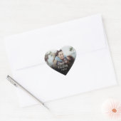 Minimalistische gepersonaliseerde fotonaam datum hart sticker (Envelop)