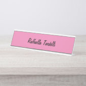 Minimalistische gepersonaliseerde naam roze kleur bureau naambordje (Voorkant)