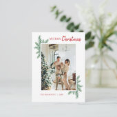 Minimalistische Greenery Pine Foto Red Merry Kerst Briefkaart (Staand voorkant)