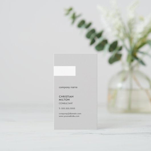 Minimalistische Grijs Wit Streep Consultant Visitekaartje (Staand voorkant)