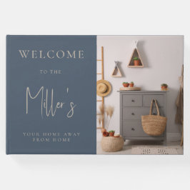 Minimalistische grijze beige Airbnb vakantiehuisje Gastenboek