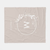 Minimalistische grijze bloemenkrans monogram fleece deken (Voorkant (Horizontaal))