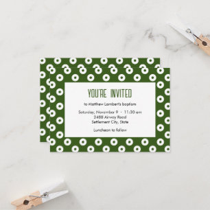 Minimalistische groen-witte polka-dot doop kaart