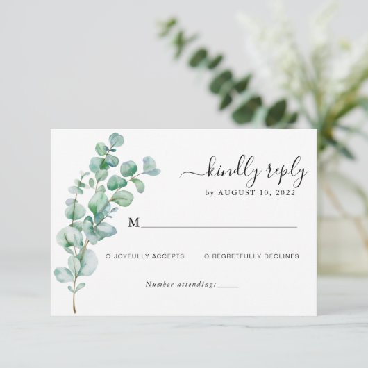 Minimalistische groene bloemige eucalyptus bruilof RSVP kaartje (Staand voorkant)