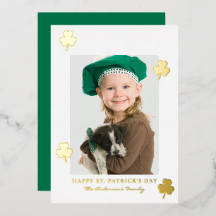 Minimalistische groene klavertje vier St. Patrick' Folie Feestdagenkaart