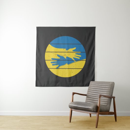 Minimalistische handen ondersteunen Oekraïne, spar Wandkleed (In situ)