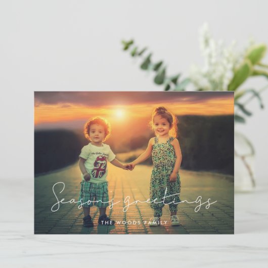 Minimalistische handgeschreven seizoensgroeten Fot Feestdagenkaart (Staand voorkant)