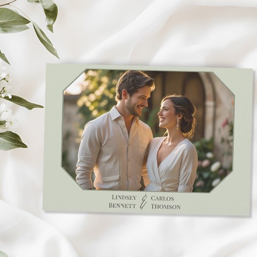 Minimalistische handgetekende bladeren groene foto kaart