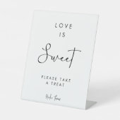 Minimalistische handtekening script liefde is zoet reclamebord met voetstuk (Voorkant)