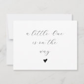 Minimalistische Hart Foto Baby Aankondiging Kaart (Voorkant)