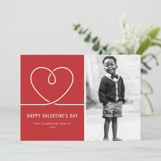 Minimalistische Hart Rode Gelukkige Valentijnsdag  Feestdagenkaart (Staand voorkant)