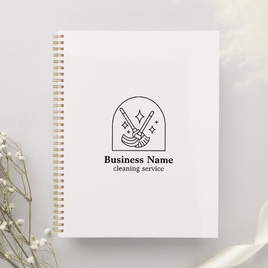 Minimalistische huishoudelijke schoonmaakdiensten planner
