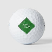 Minimalistische Initialen in groen op groen Golfballen (Voorkant)