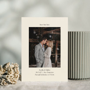 Minimalistische ivoor ecru elegante trouwfoto op m save the date