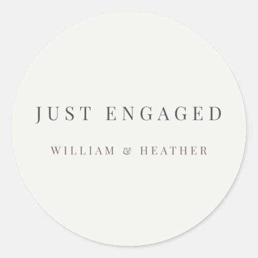 Minimalistische ‘Just Engaged’-sticker | Warm Wit Ronde Sticker (Voorkant)