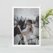 Minimalistische 'Just Married' QR-code-huwelijk Aankondiging (Staand voorkant)