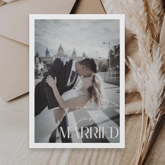 Minimalistische 'Just Married' QR-code-huwelijk Aankondiging