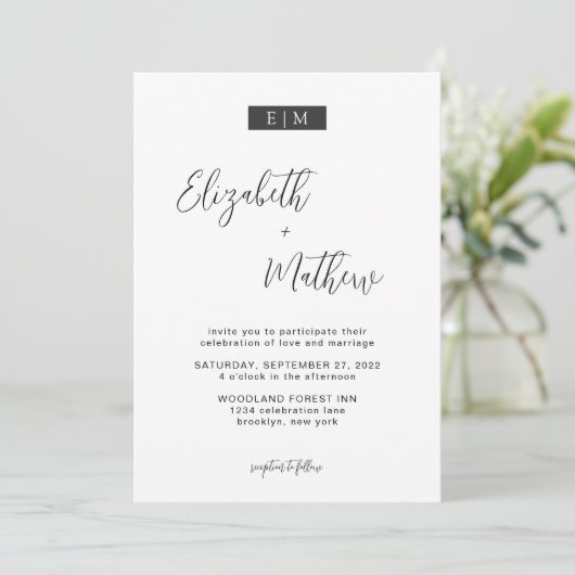 Minimalistische kalligrafie Monogram Fotobruiloft Kaart (Staand voorkant)