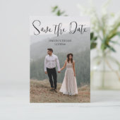 Minimalistische kalligrafie paar 2 foto's QR-code Save The Date (Staand voorkant)